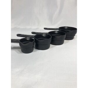 Vintage Set Of 4 Tailor Made Graduated Measuring Cups Plastic Nesting Black